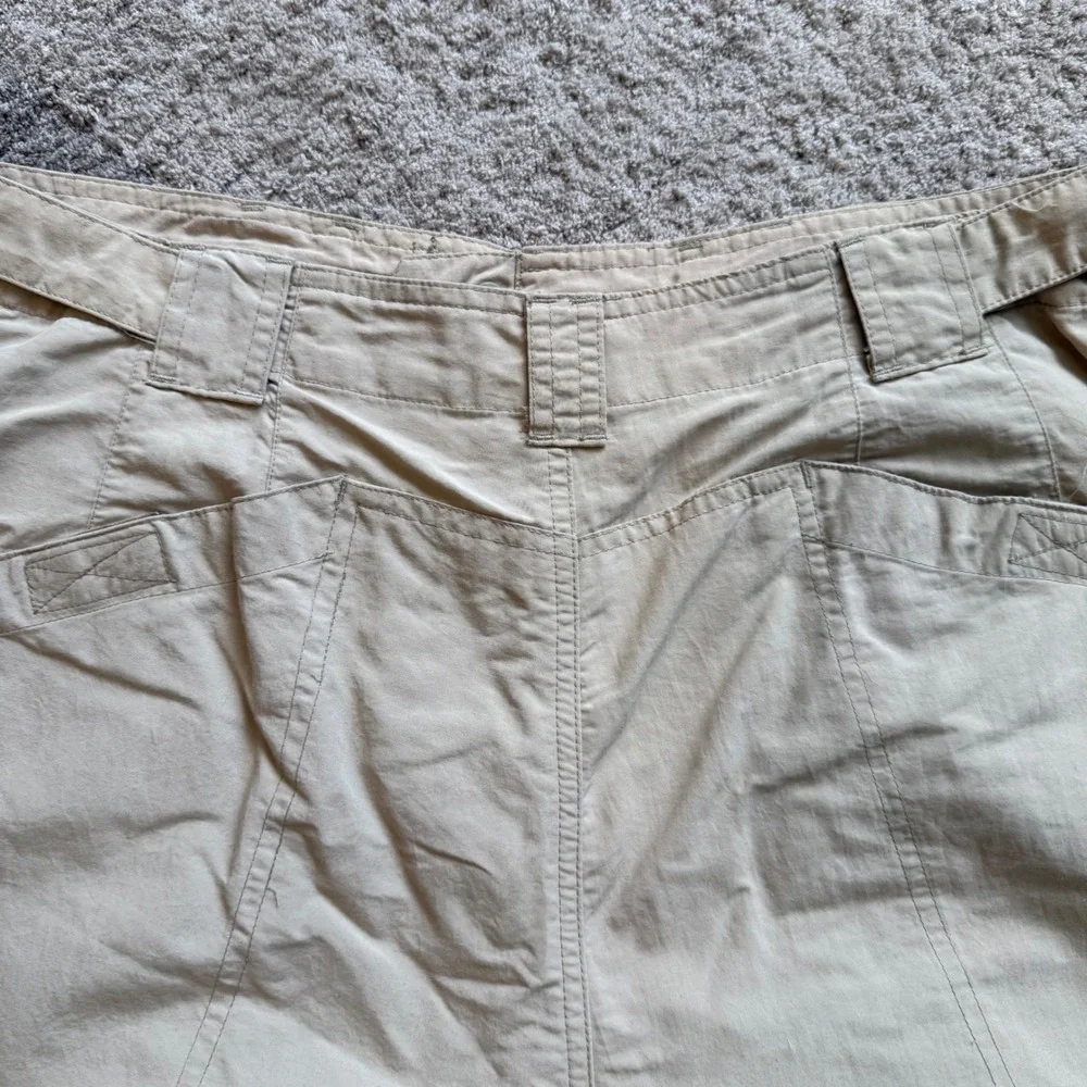 Royal Robbins Womens Khaki Nylon Hiking Shorts Tan Outdoor Trekking Size 14‎